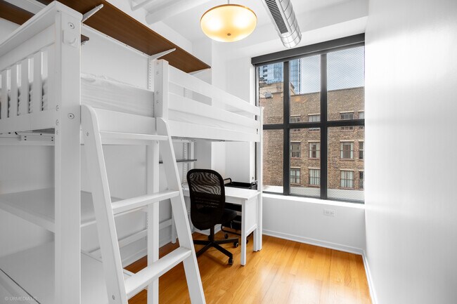 Building Photo - 6 E Monroe St