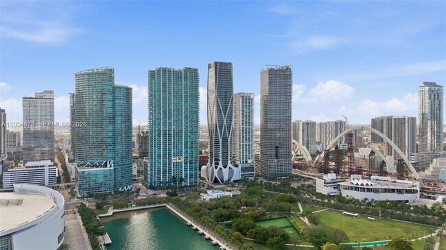 Building Photo - 900 Biscayne Blvd