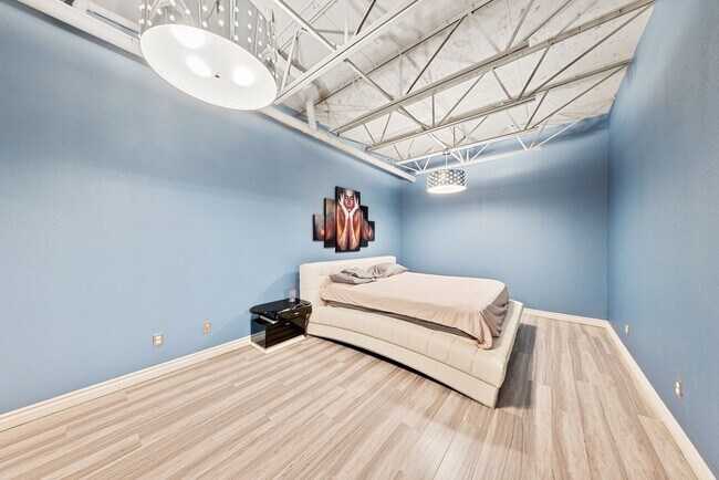 Building Photo - FULLY FURNISHED INDUSTRIAL LOFT SYTLE HOME