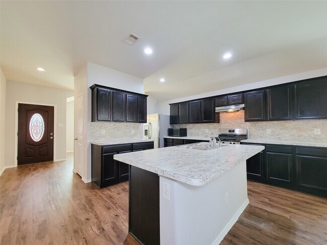 Building Photo - 5443 Dunsmore Harbor Ln