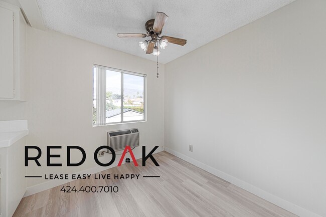 Building Photo - 400 N Mentor Ave