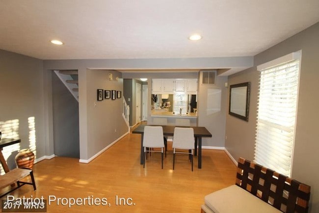 Building Photo - 2 br, 2 bath House - 1570 Woodcrest Dr.