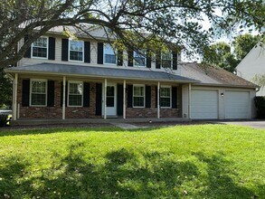 Building Photo - Beautiful 4BR 2.5BA corner lot Colonial wi...