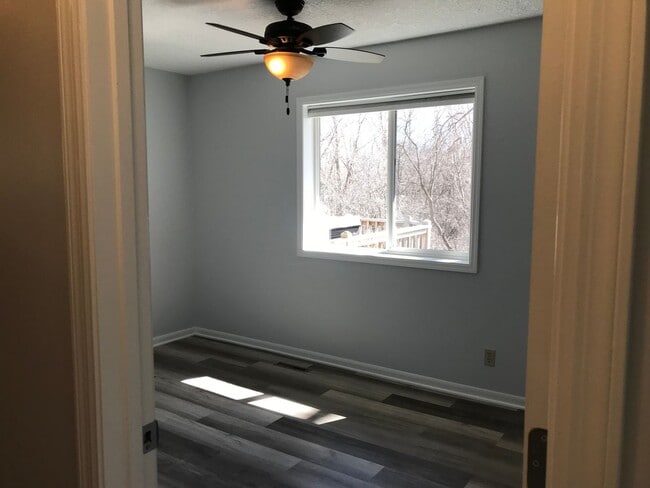 Building Photo - Large Single Family House in Oakdale!! DON'T MISS!!