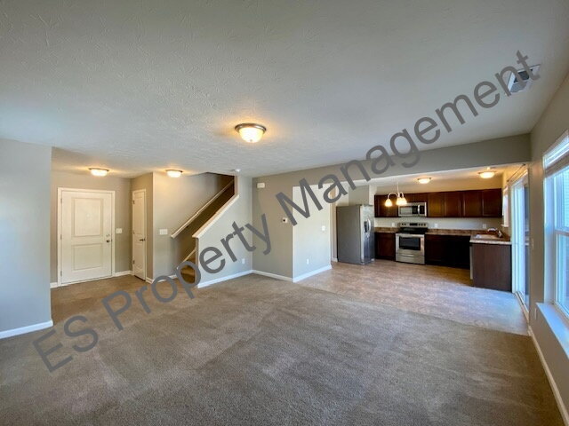 Building Photo - Beautiful 4 bedroom, 2.5 bathroom home in Ingalls- Prairie Hollow Community