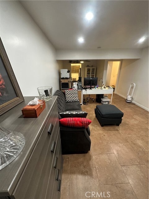 Building Photo - 635 N Bristol St