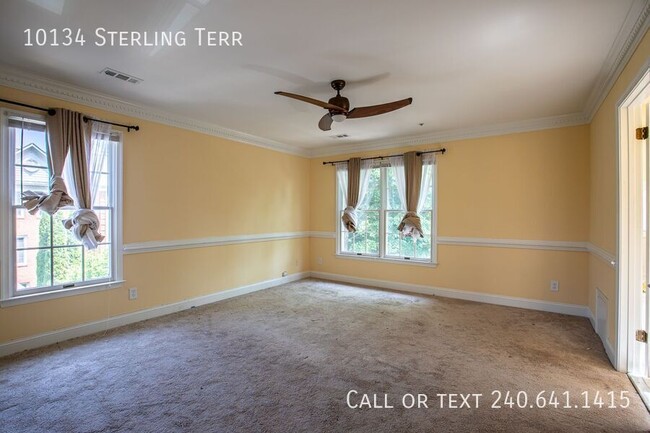 Building Photo - 10134 Sterling Terrace