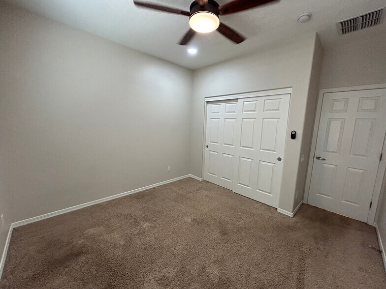 Building Photo - 5317 W Buckskin Trl