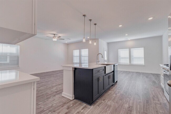 Building Photo - 1038 Elsinore Dr