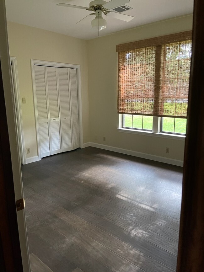 1st bedroom - 3672 Ranch Creek Dr