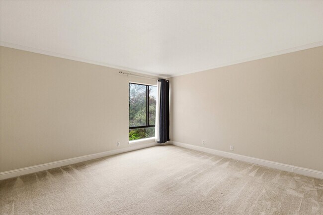 Building Photo - 450 N Civic Dr