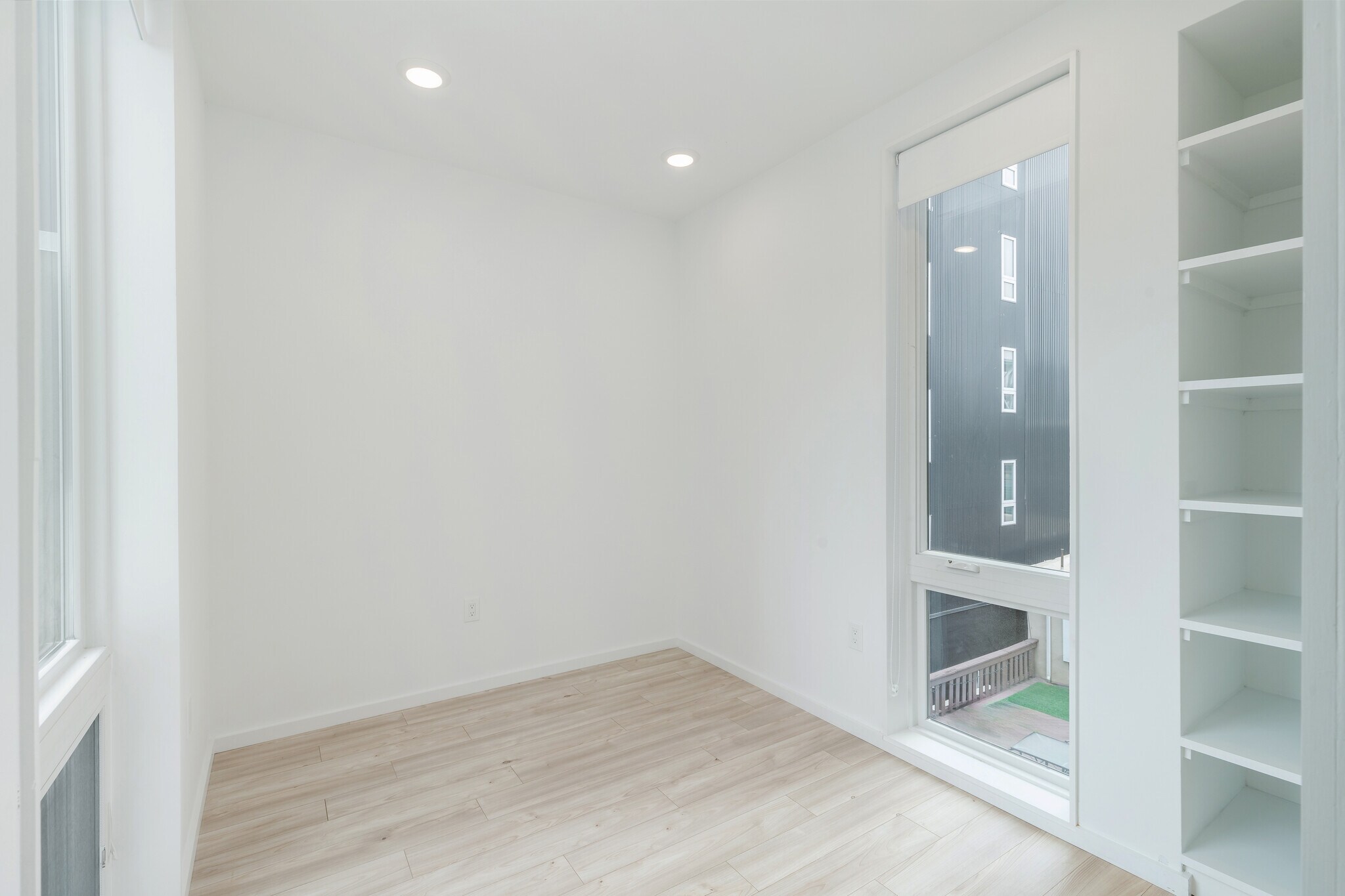 Building Photo - 1154 N Lee St