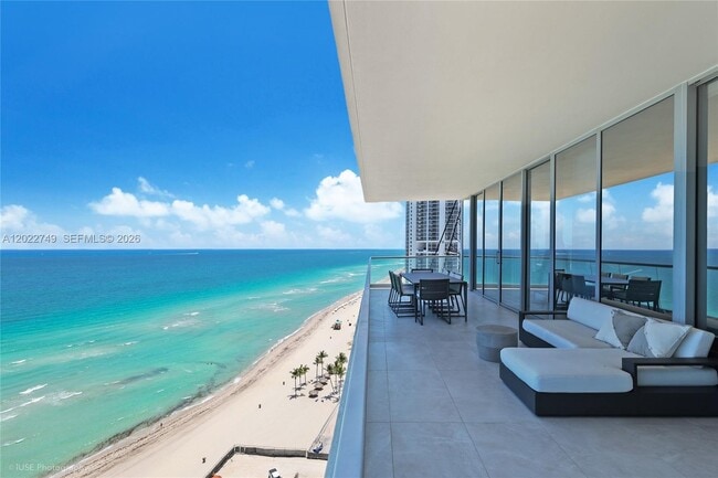 Building Photo - 18501 Collins Ave