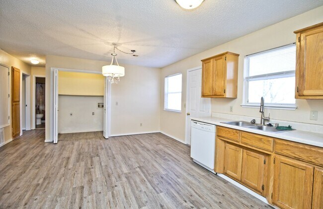 Building Photo - 9050 Grimes Dr