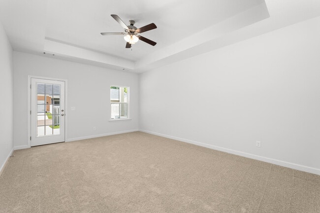 Building Photo - 833 Montclair Pt