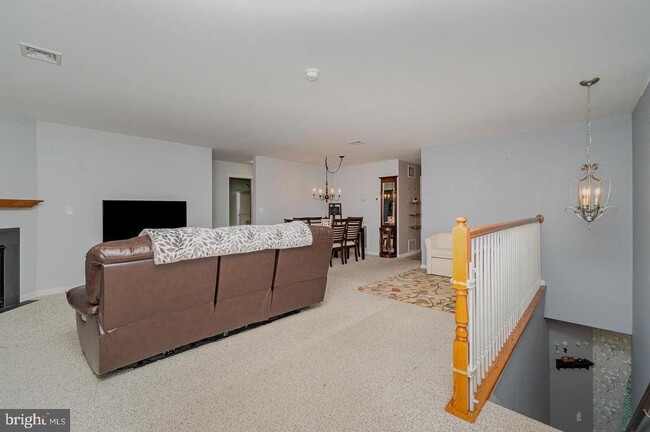 Building Photo - 117 Hawk Ct