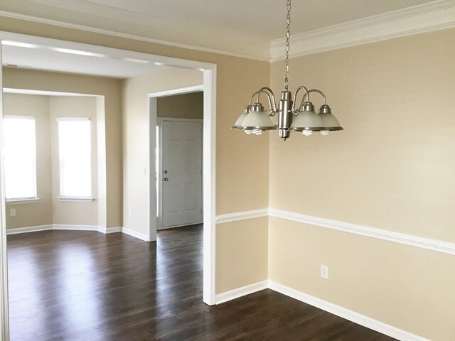 Building Photo - 1635 Swan Dr