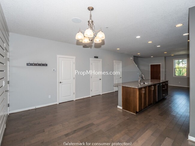 Building Photo - Fantastic Three Bedroom Home In Wilsonville On Corner Lot!