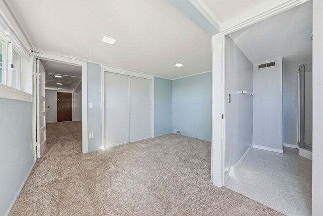 Building Photo - 3 Bed/2.5 Bath Multilevel Home with Amazing Views!