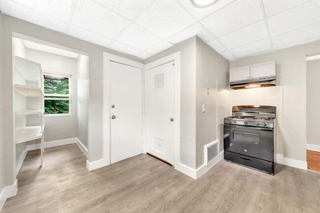 Building Photo - 73 Almont St