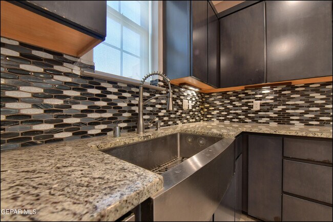 Building Photo - 312 Vin Almoradi Ct