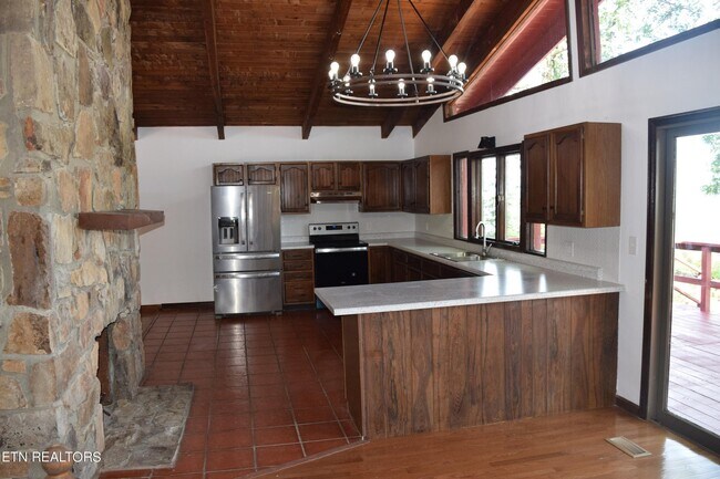 Building Photo - 289 Dark Hollow Rd N