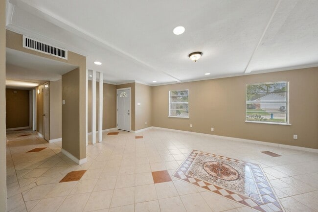 Building Photo - 22831 Millgate Dr