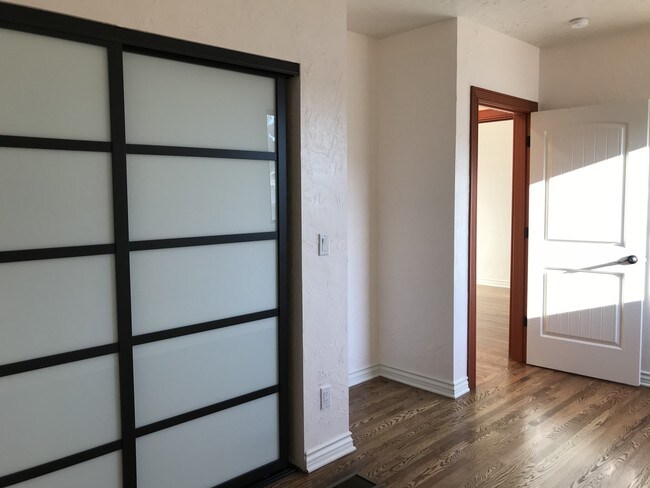 Building Photo - 3827 W Ave 42