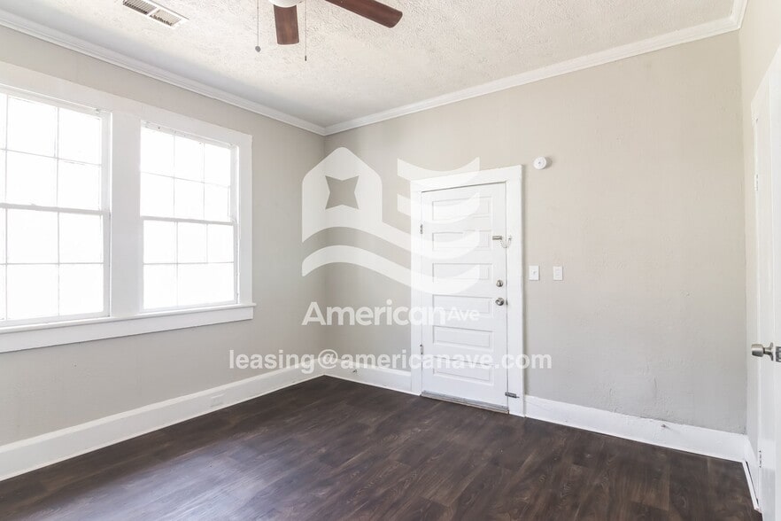 Building Photo - 8 Beechwood Heights