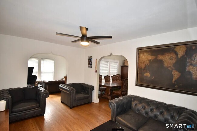 Building Photo - 121 Cambridge St