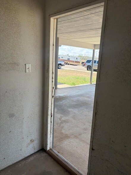 Building Photo - 817 Ute Ave