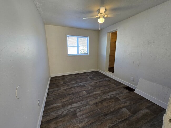Building Photo - Northside Spokane! Available Now! Move In ...