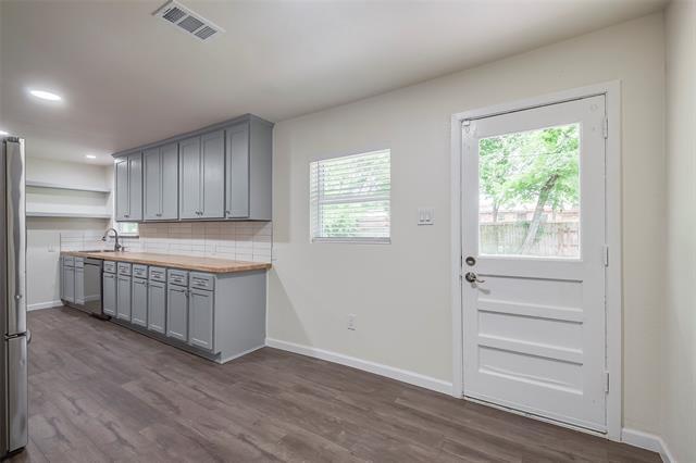 Building Photo - 3212 San Vicente Ave