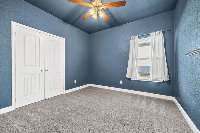 Building Photo - Modern 3 Bed / 2 Bath Home with Granite Kitchen & Full Fenced Yard in Temple