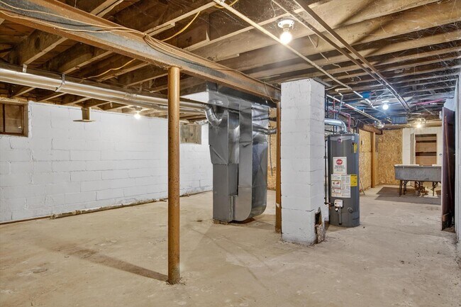 Building Photo - 3825 Waverly St