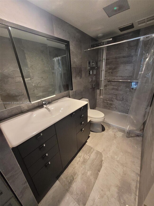 Building Photo - 3301 NE 5th Ave