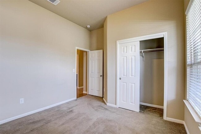 Building Photo - 2005 Alyssas Dr