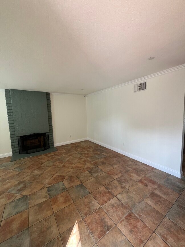 Building Photo - 12727 Shenley St