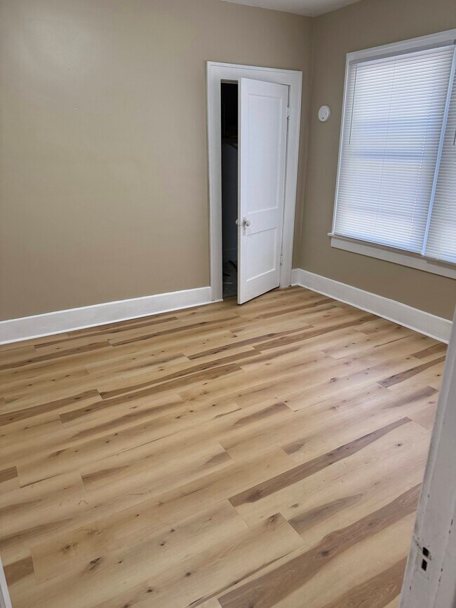 Building Photo - 912 S 3rd St