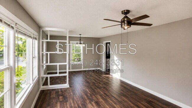 Building Photo - 314 Clubview Dr