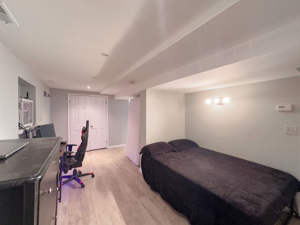 Building Photo - 2046 W Iowa St