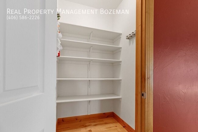 Building Photo - 971 Longbow Ln
