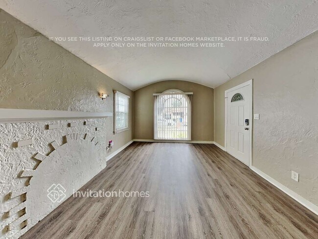 Building Photo - 2062 W 65th St