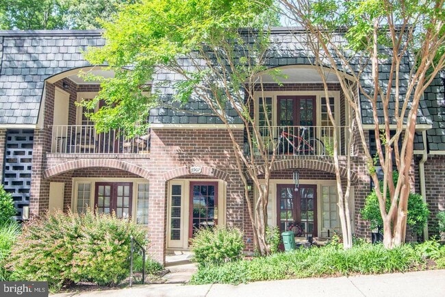 Building Photo - 5907 Noblestown Rd