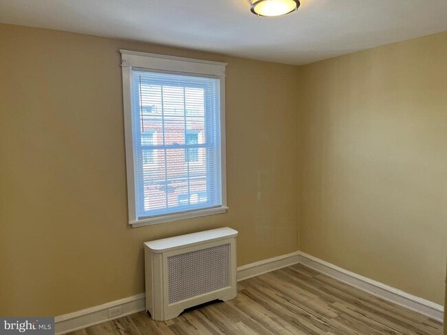 Building Photo - 1323 Gilham St