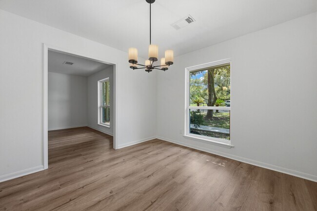 Building Photo - 210 Ridgemont Dr