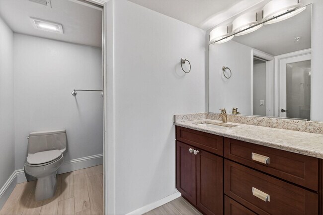 Building Photo - 701 Seafarer Cir