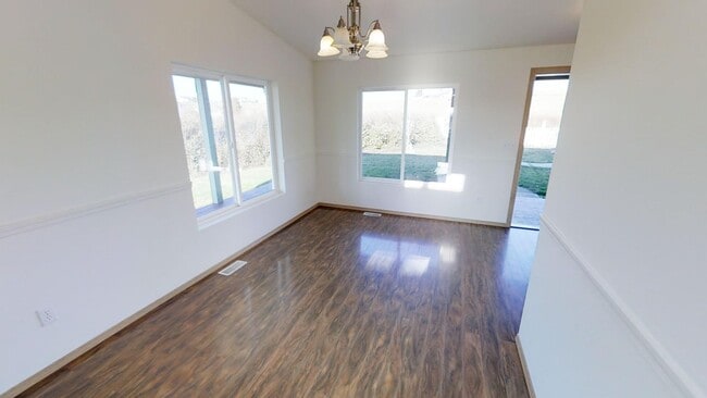 Building Photo - 794 N Holbrook Rd