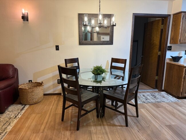 Building Photo - Green House