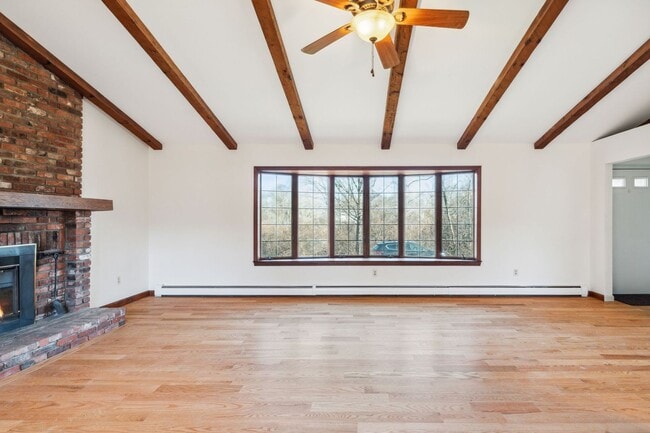 Building Photo - 17 Hillside Rd